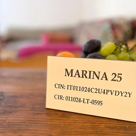 Marina 25 *